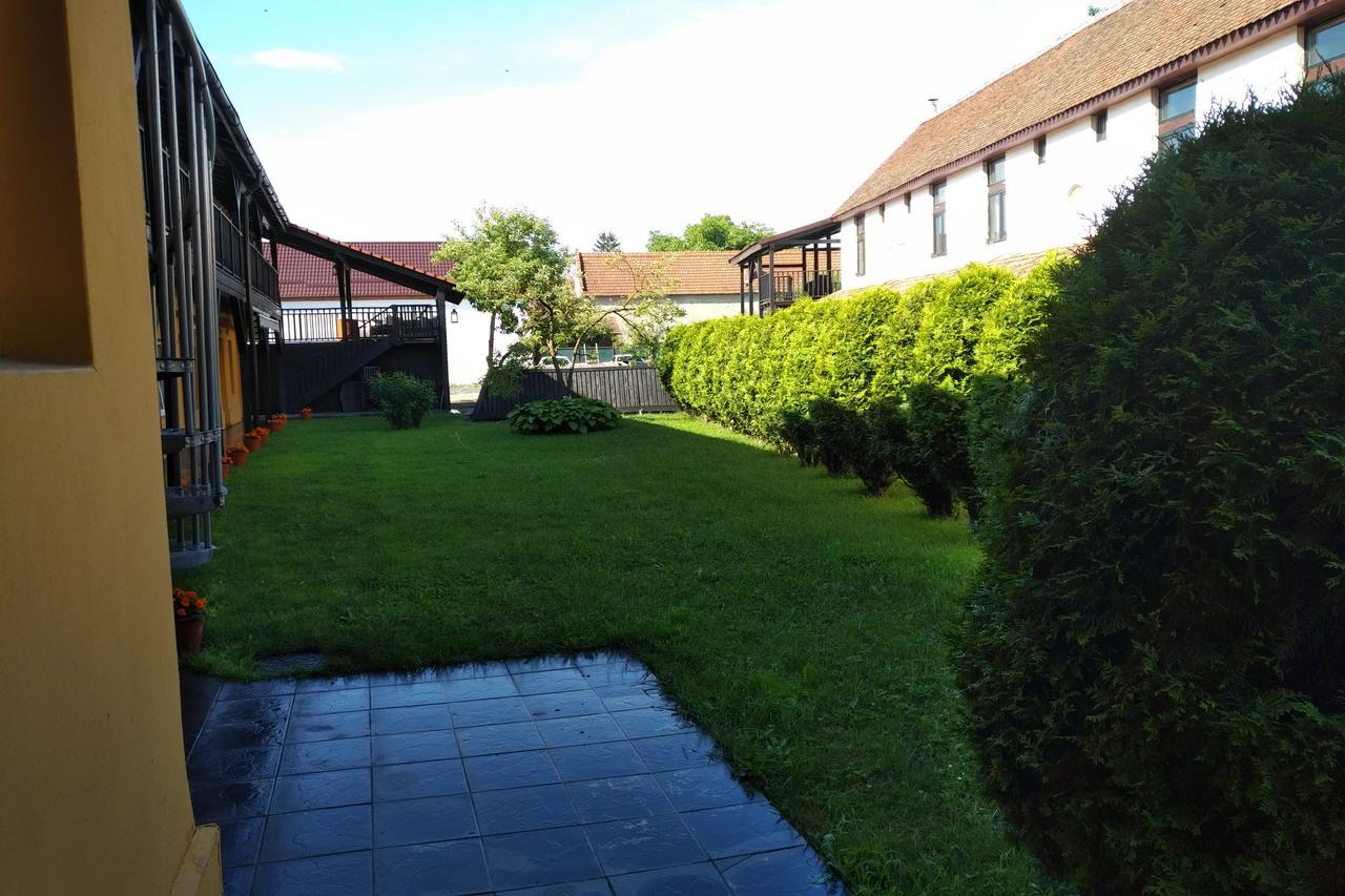 Cristian Inn Экстерьер фото