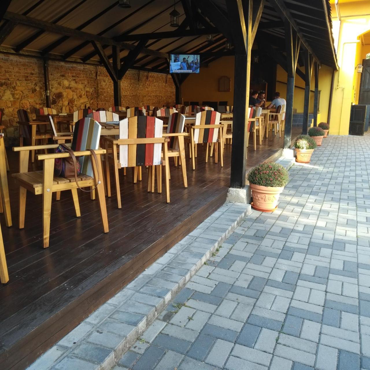 Cristian Inn Экстерьер фото